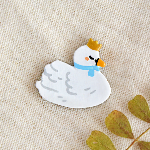 Dreamy Swan Clay Pin